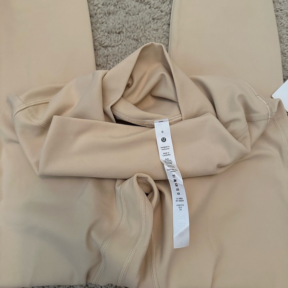 Lululemon Align leggings - Picture 3 of 4